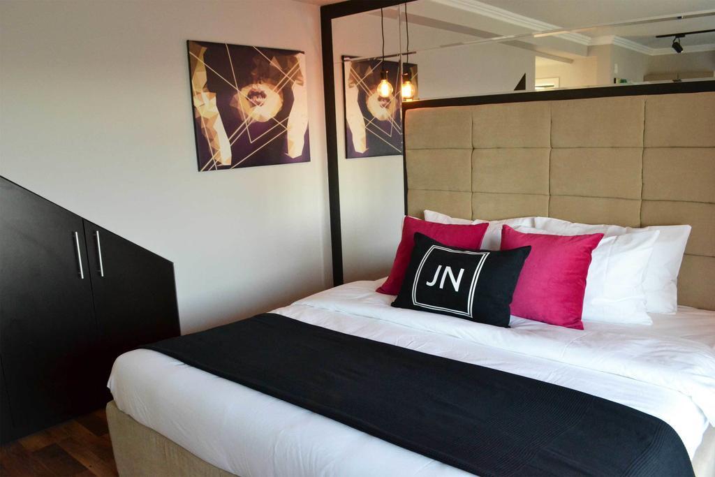 Jn Boutique Apartments Бухарест Номер фото