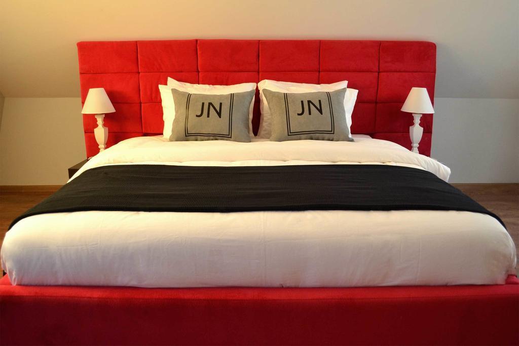 Jn Boutique Apartments Бухарест Номер фото