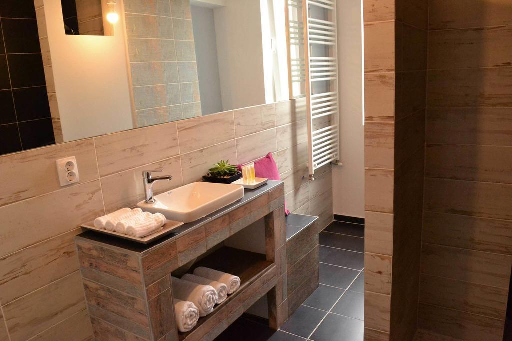 Jn Boutique Apartments Бухарест Номер фото